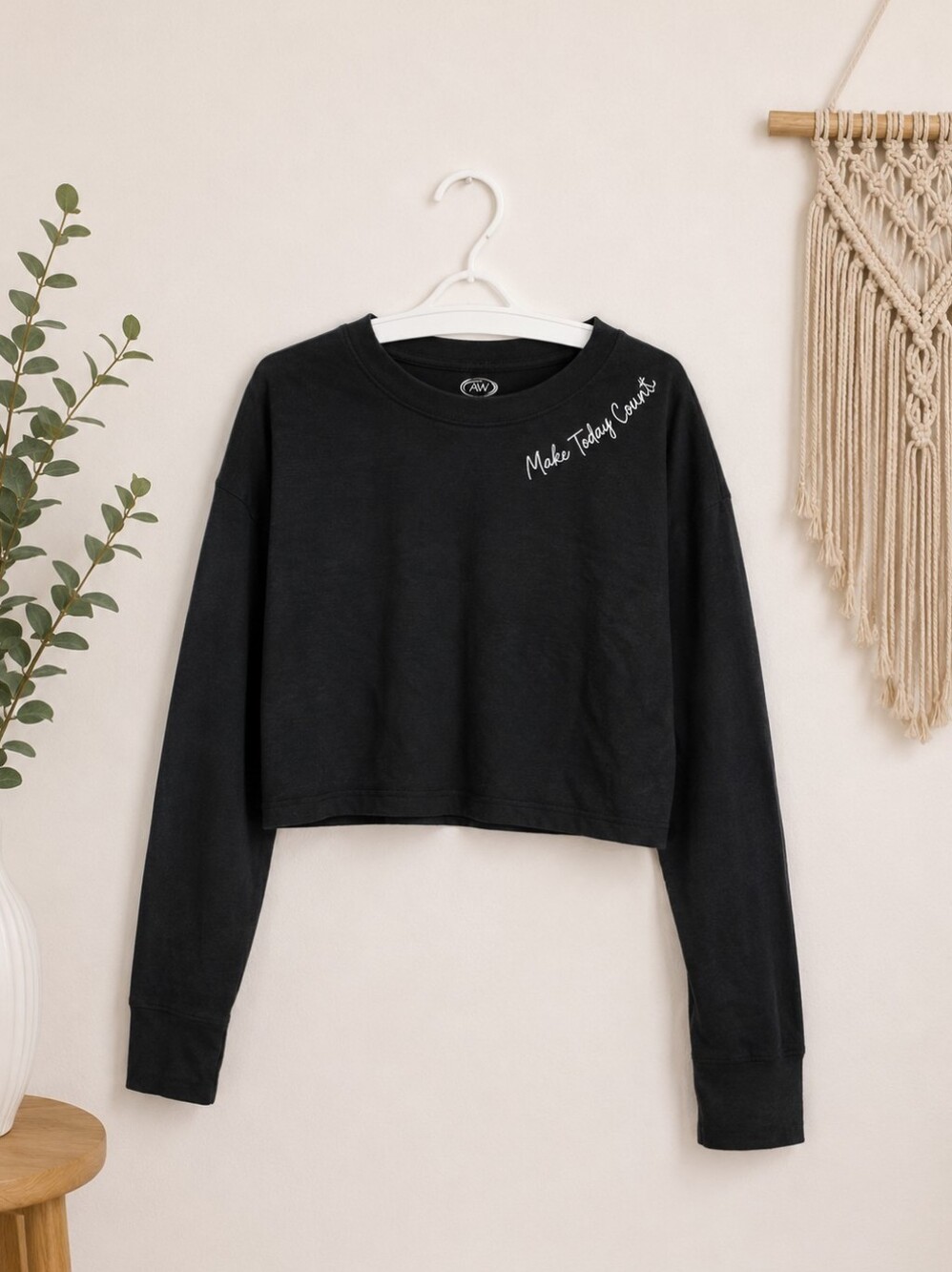 Athletic Works Black Long Sleeve Cropped Tee